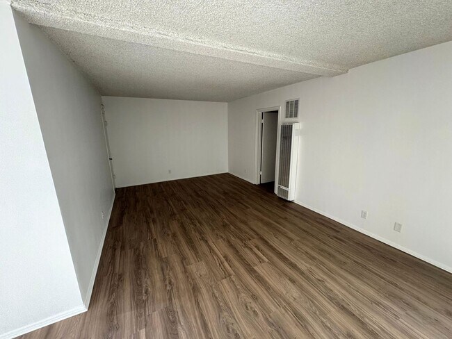 Building Photo - 3363rex