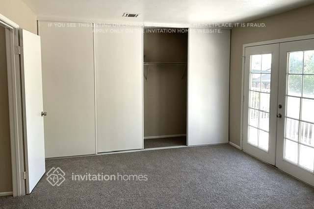 Building Photo - 2414 S Woodlark Dr