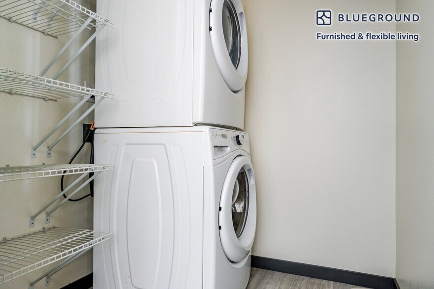 Building Photo - 15522 Northeast 22nd Place-SI FL3-ID904