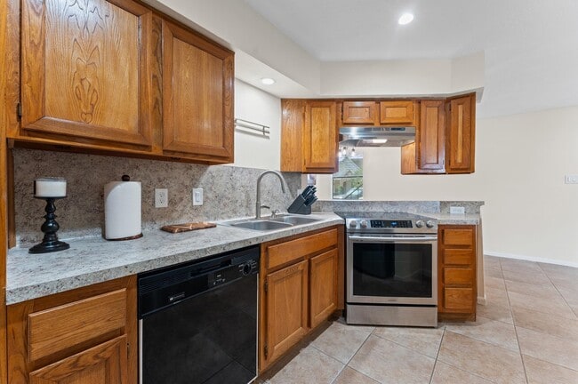 Building Photo - 12755 Mill Ridge Dr