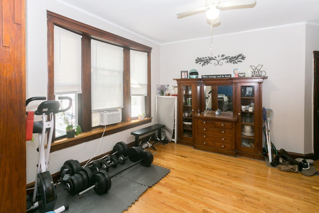 Building Photo - 3606 W Grace St