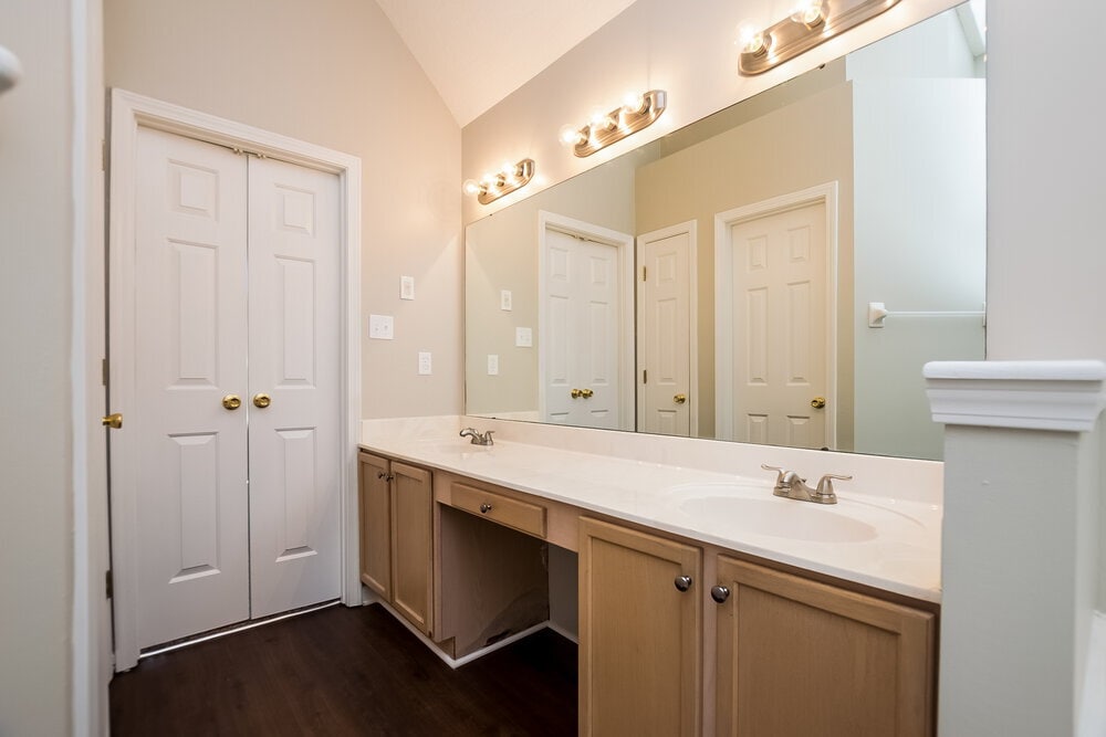 Building Photo - 10909 Lexington Dr