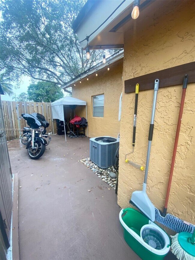 Building Photo - 7351 W Sunrise Blvd