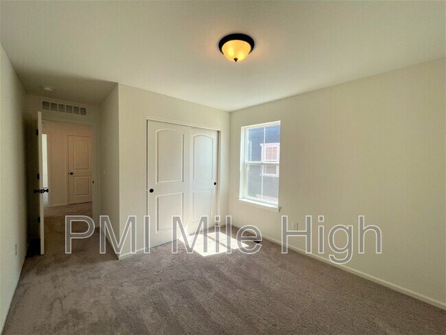 Building Photo - 21138 E 61st Dr