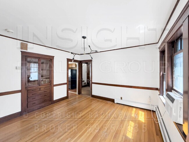 Building Photo - 61 Moraine St
