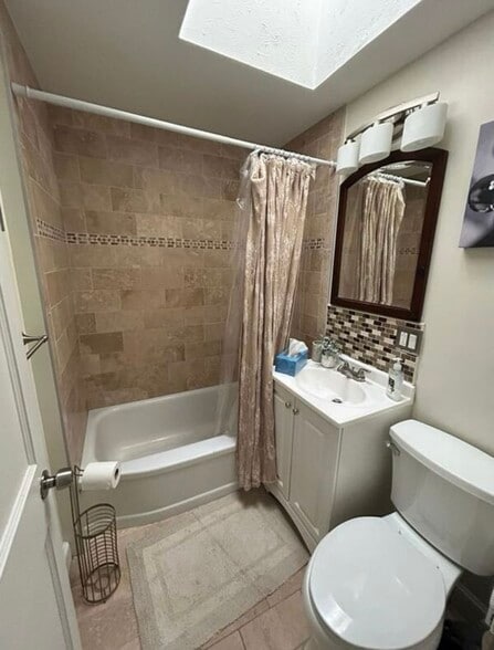 Building Photo - 4056 Northfield Rd