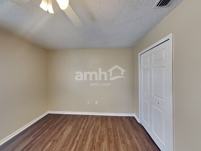 Building Photo - 813 Grand Regal Pt
