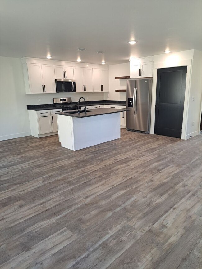 Building Photo - 3 B Raven Rdg Rd