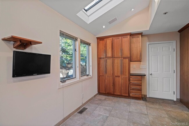 Building Photo - 208 Boulder Ridge Rd