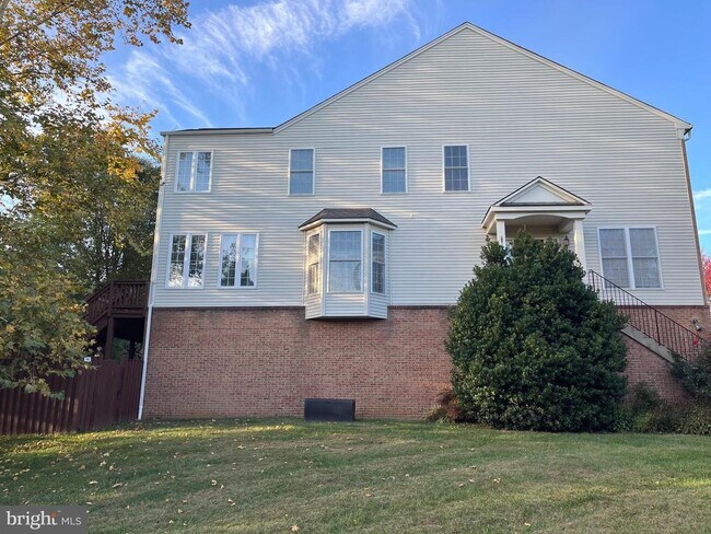 Building Photo - 209 Misty Pond Terrace