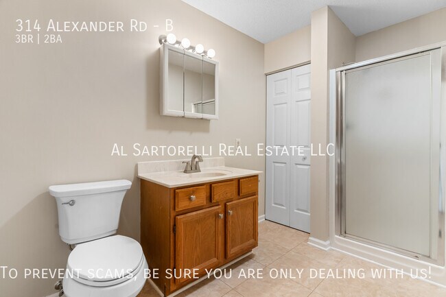 Building Photo - 314 Alexander Rd