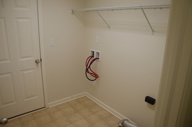 Building Photo - 2204 Shadow Creek Blvd