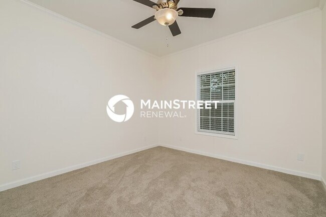 Building Photo - 4 Bedroom Pet-Friendly Home in St. Petersburg, FL with Main Street Renewal