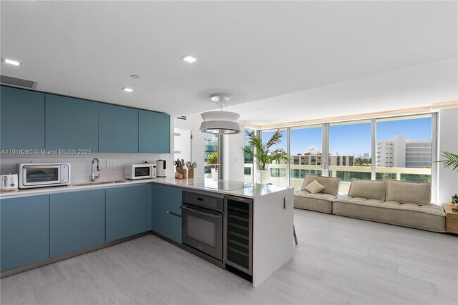 Building Photo - 1025 92nd St