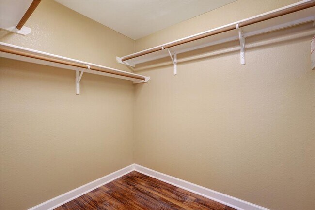 Building Photo - 136 Holmstrom St