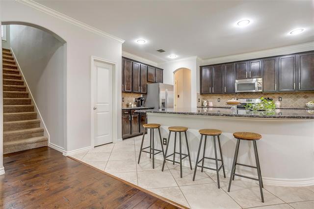 Building Photo - 13704 Southern Oaks Dr