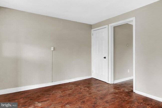 Building Photo - 1466 S 13th St