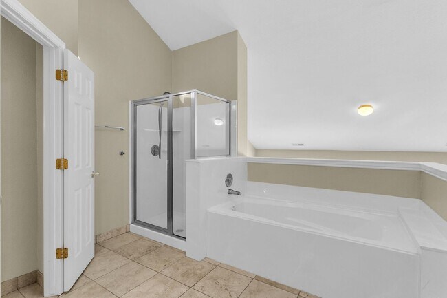 Building Photo - 3 Bed Draper Townhome with Views