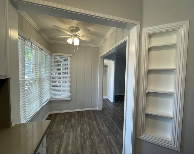 Building Photo - 1815 W Victory Blvd