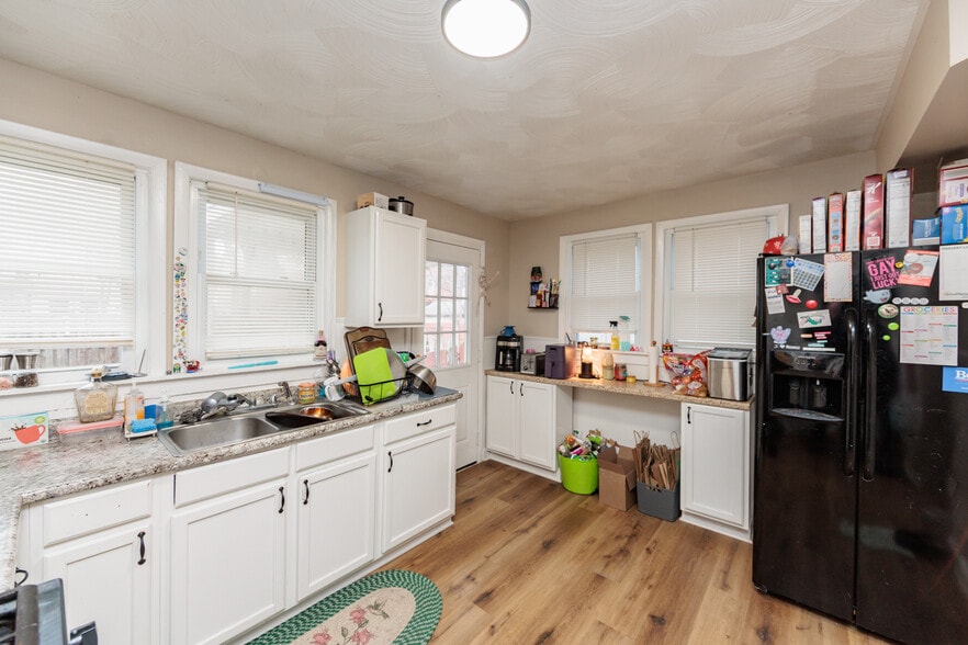 Building Photo - 1446 Hopkins Ave