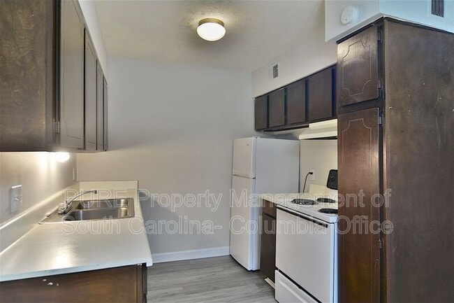 Building Photo - 1222 Old Manor Rd