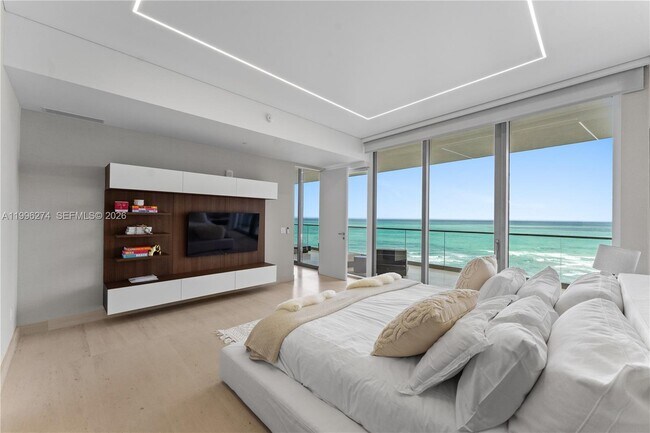 Building Photo - 18975 Collins Ave