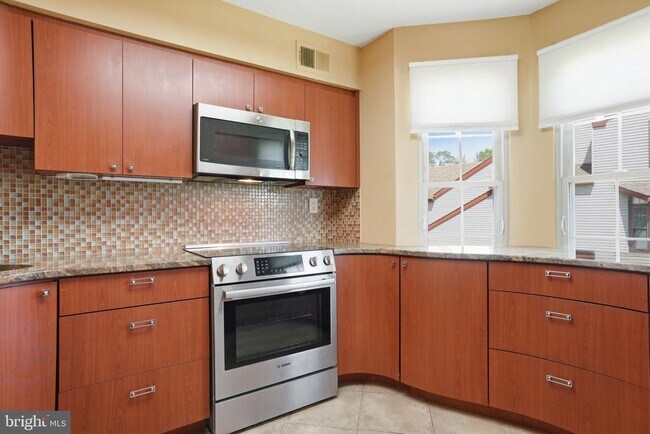 Building Photo - 4016 Barry Ct