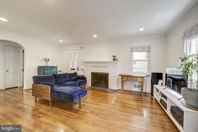 Building Photo - 311 Timberwood Ave