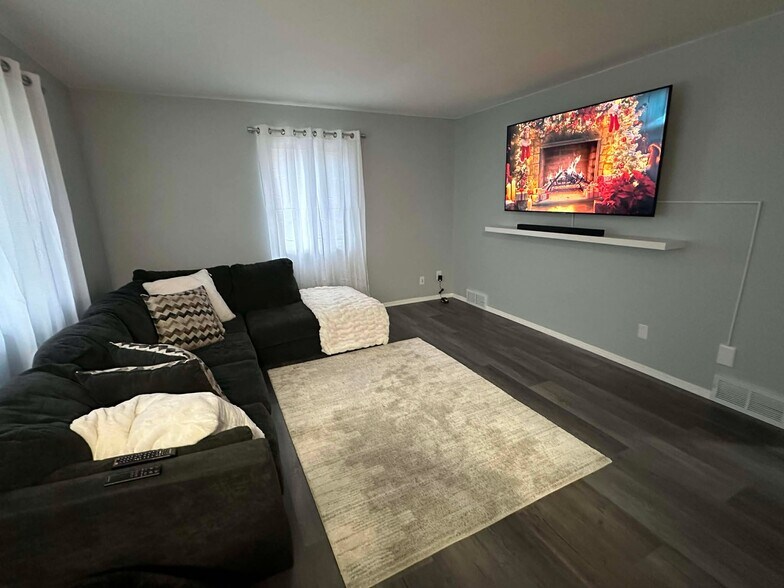 Building Photo - 4405 Meachem Rd