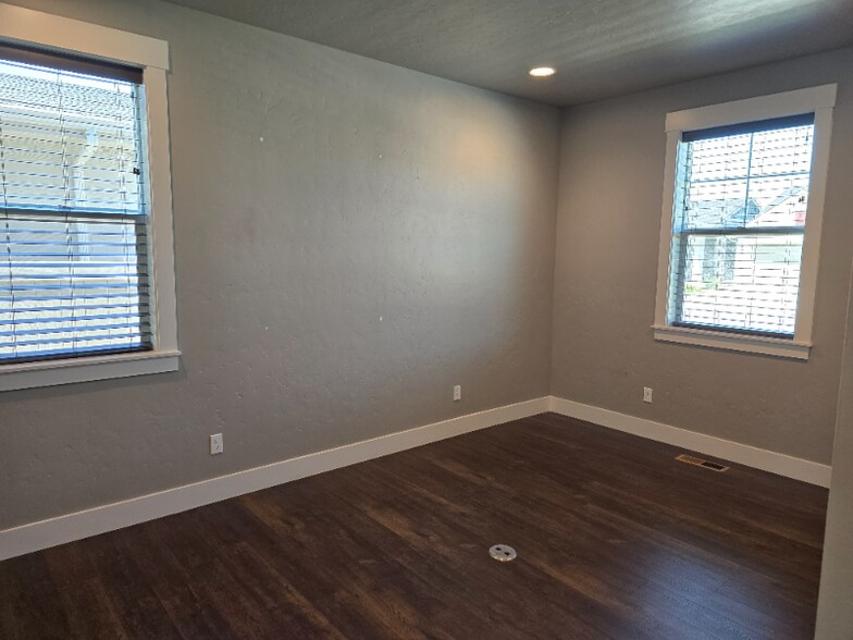 Building Photo - 5951 W Riva Capri St