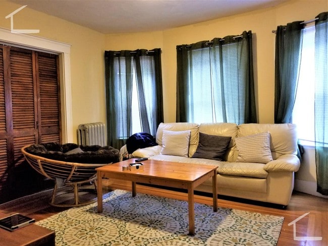 Building Photo - 3 Bd