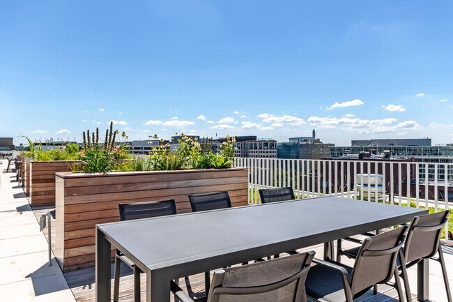 Building Photo - 1110 23rd St NW