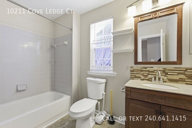 Building Photo - 10211 Cove Ledge Ct