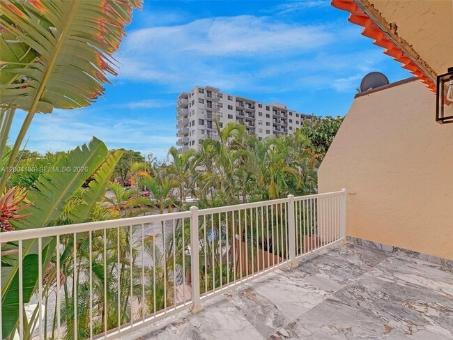 Building Photo - 3744 NE 167th St