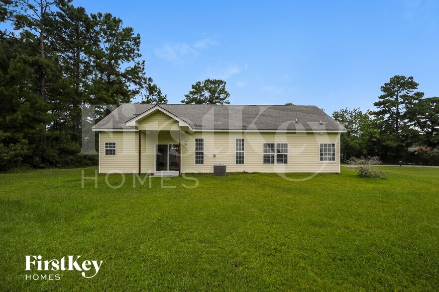 Building Photo - 105 Resinwood Rd