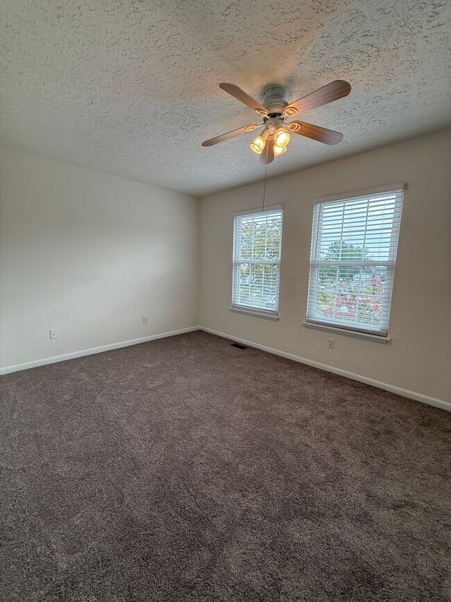 Building Photo - 1347 Rigbie Hall Ct