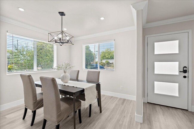 Building Photo - 4BR Home on 0.35-Acre Lot | Owned Solar