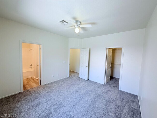 Building Photo - 10404 Sloping Hill Ave