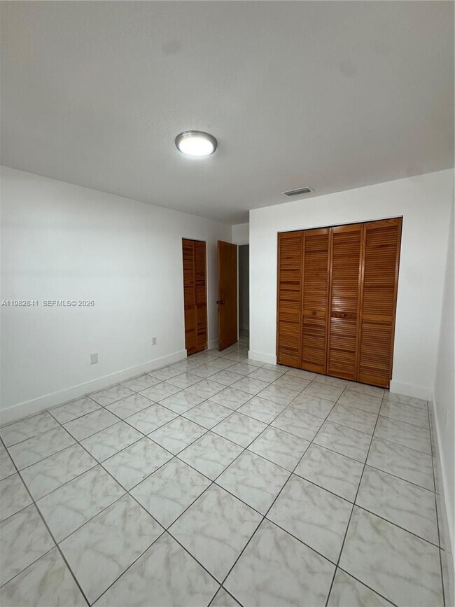 Building Photo - 1107 NW 30th Ave