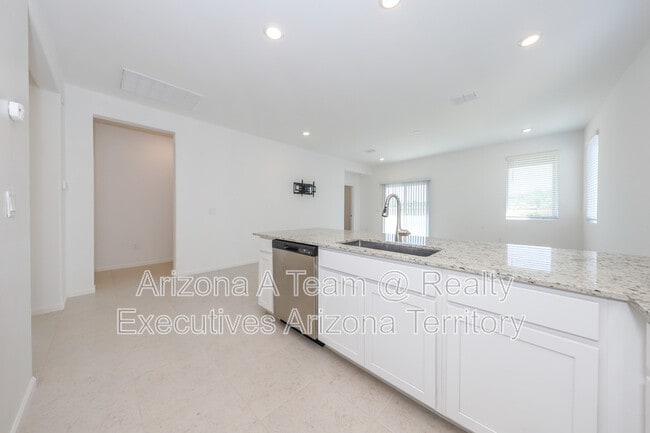 Building Photo - 17581 S Desert Barberry Dr