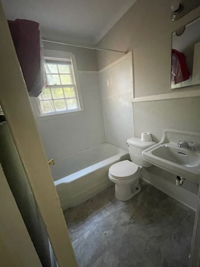 Building Photo - 706 N Horner Blvd