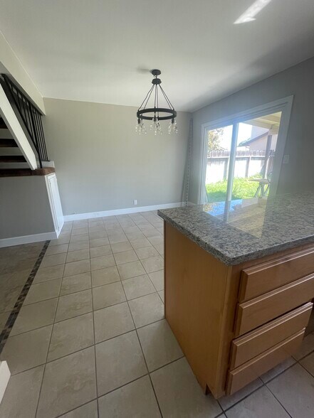 Building Photo - 326 Stafford Way