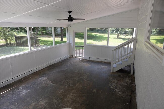 Building Photo - 522 Stell Rd