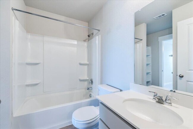 Building Photo - 496 Fieldwood Dr