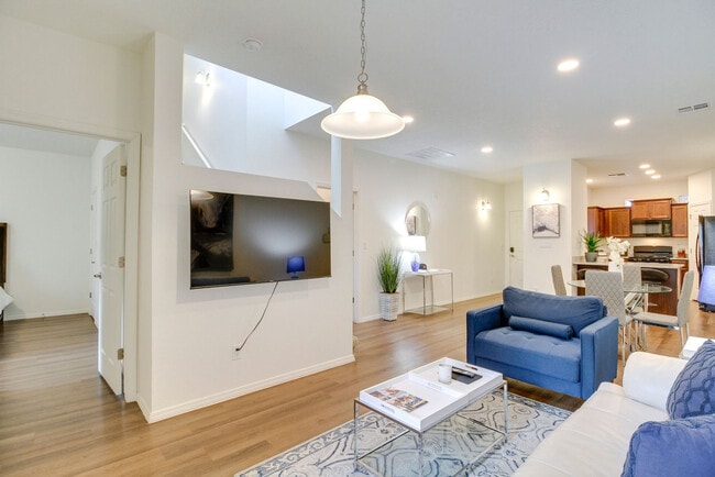 Building Photo - 243 San Clemente Ave NW