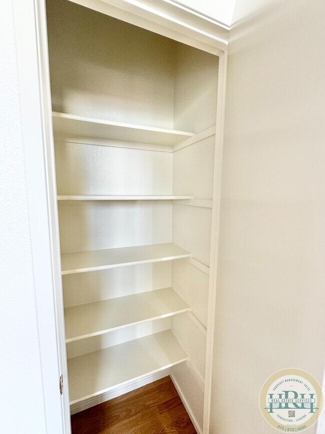 Building Photo - Large 6 BR|3 BA in the coveted Community Of Traditions Belhaven in Daly City With Views Of The Hills