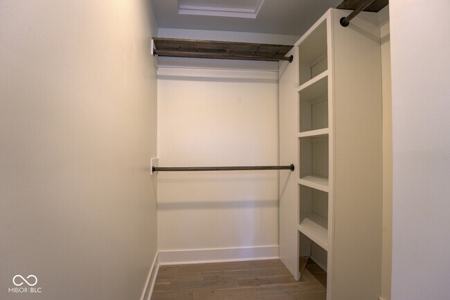 Building Photo - 2832 N Park Ave