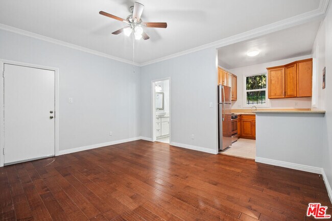 Building Photo - 1267 Vin Scully Ave