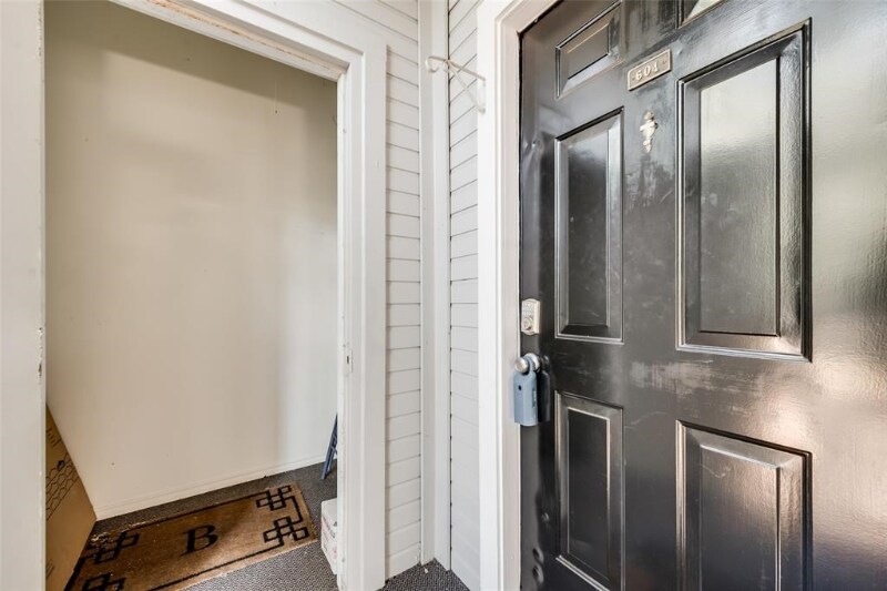 Building Photo - 14400 Montfort Dr