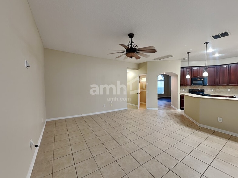 Building Photo - 2065 Home Again Rd